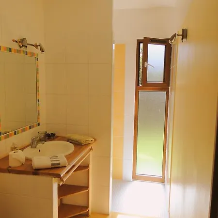 Holzhaus Chambre D'hotes Bed & Breakfast Aix-en-Provence